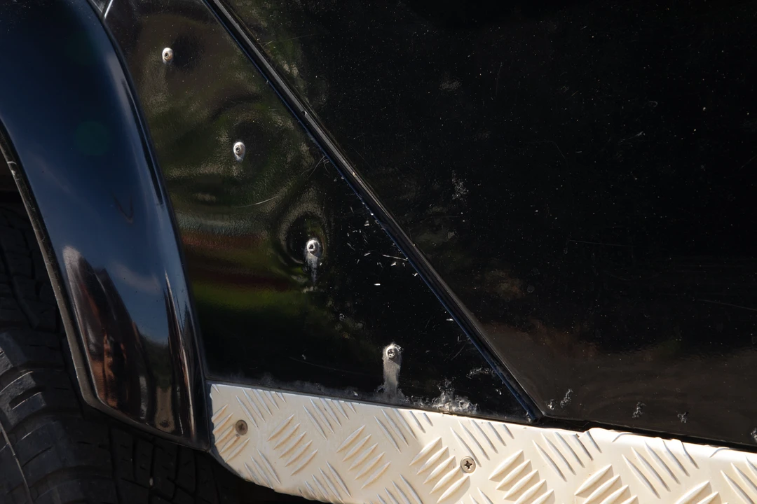 2003 Land Rover Defender 110 - Image 19 of 31
