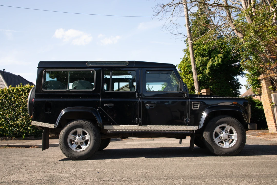 2003 Land Rover Defender 110 - Image 4 of 31