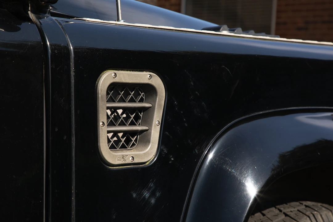 2003 Land Rover Defender 110 - Image 23 of 31