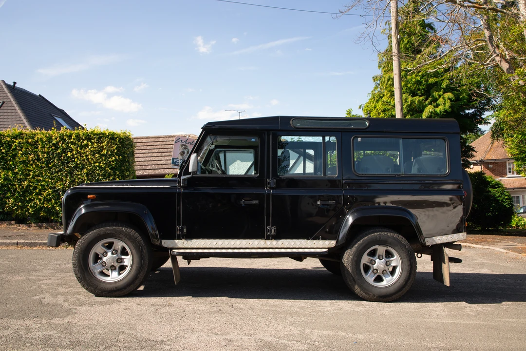 2003 Land Rover Defender 110 - Image 8 of 31