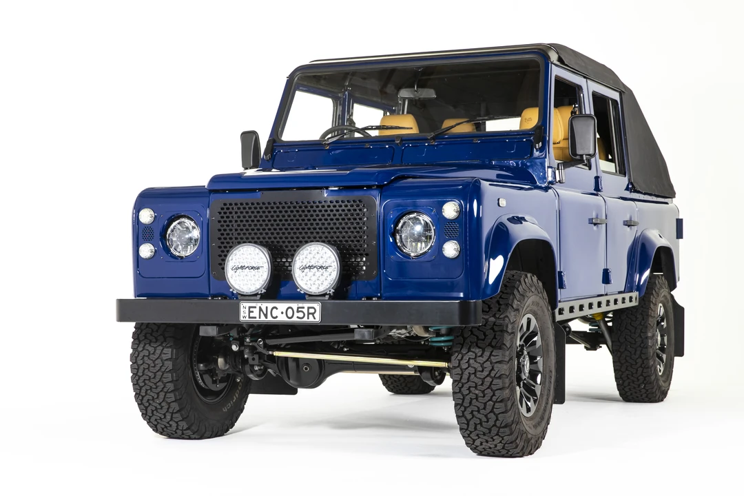 2003 Land Rover Defender 110 - Image 24 of 31
