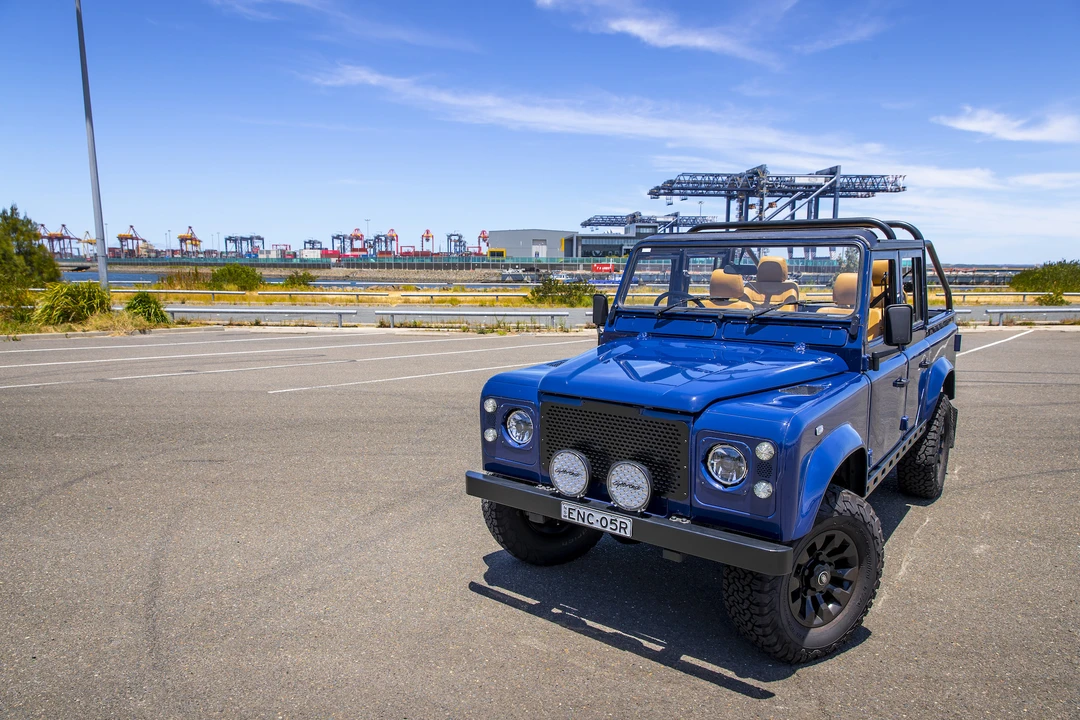 2003 Land Rover Defender 110 - Image 8 of 31