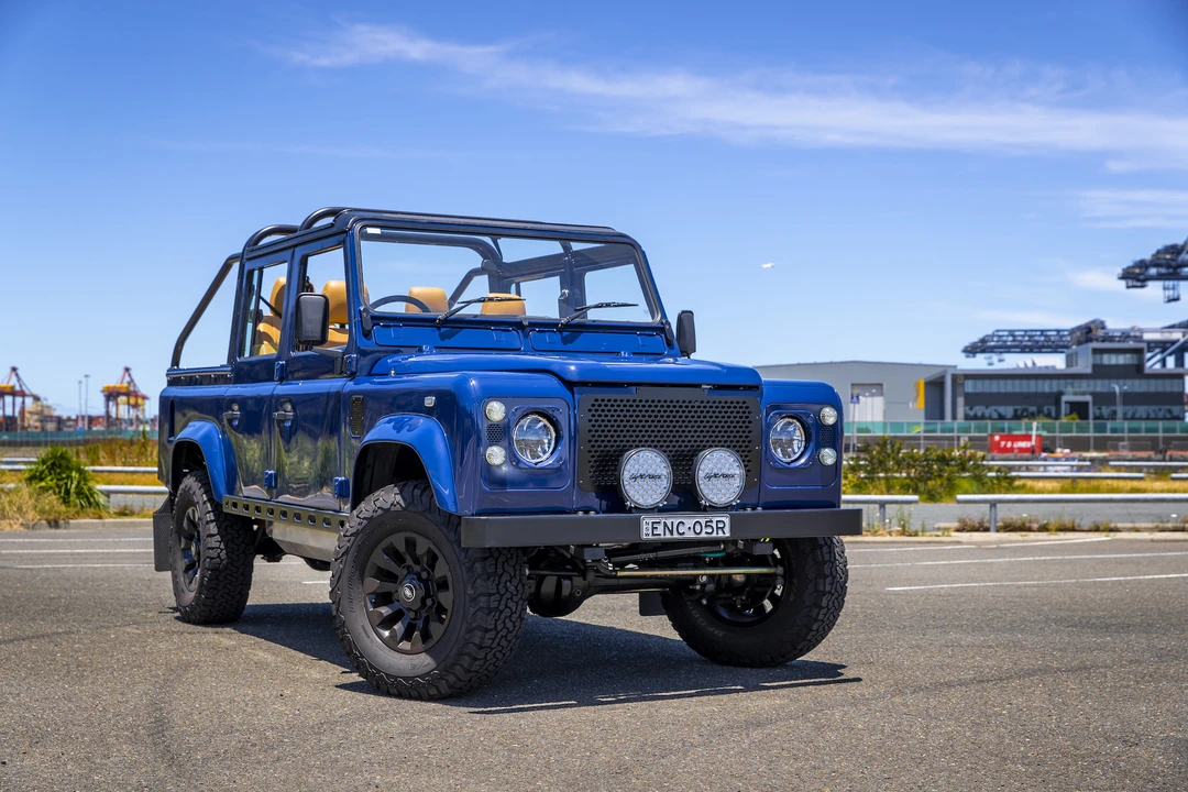 2003 Land Rover Defender 110 - Image 13 of 31