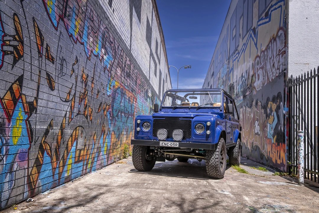 2003 Land Rover Defender 110 - Image 18 of 31