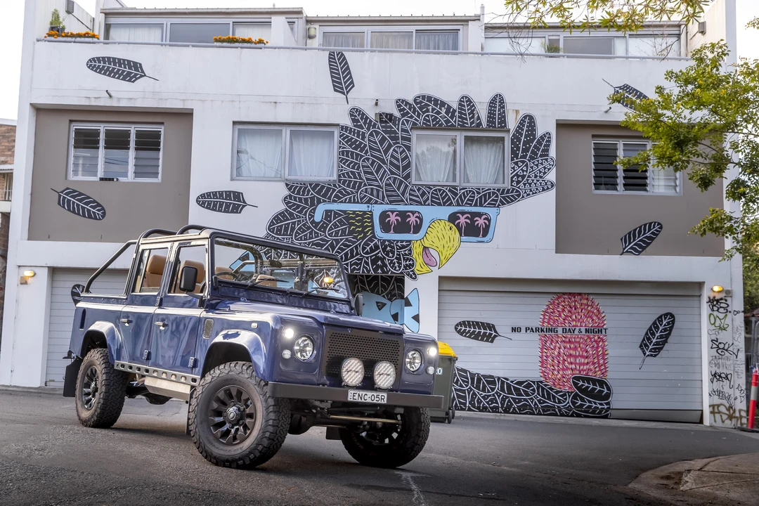2003 Land Rover Defender 110 - Image 15 of 31