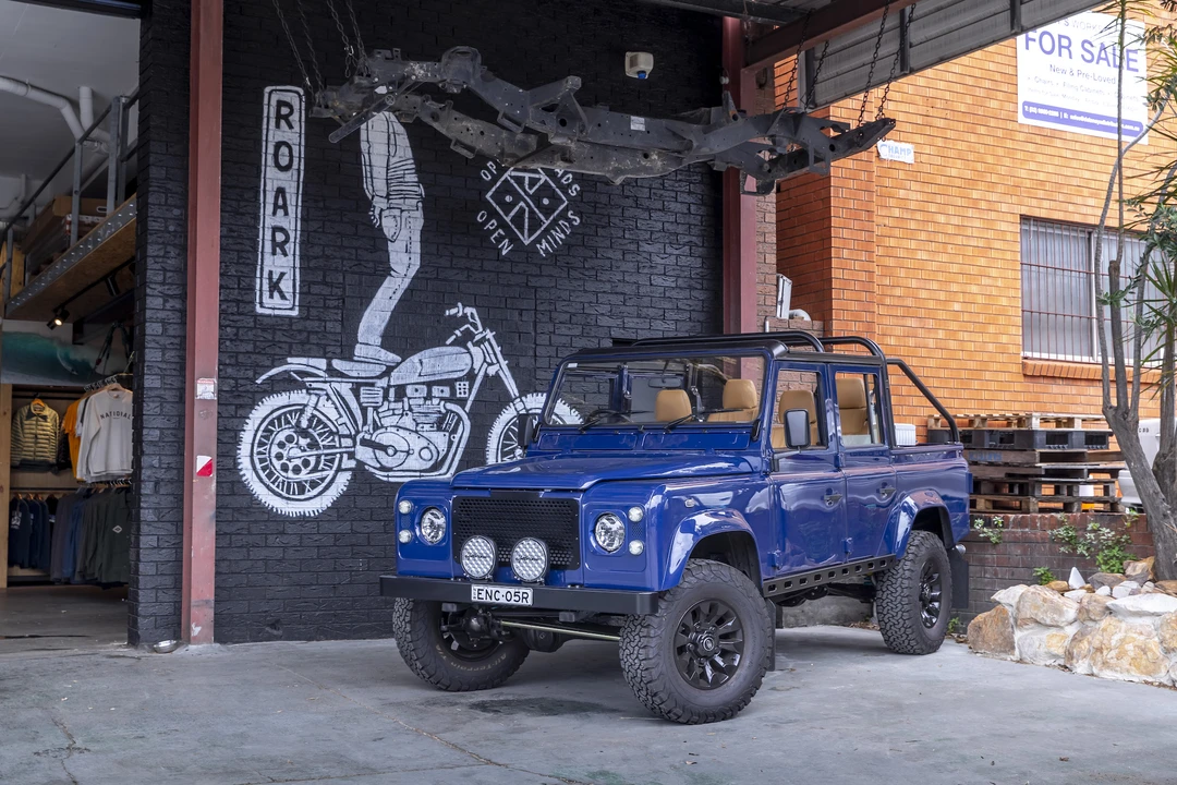 2003 Land Rover Defender 110 - Image 14 of 31