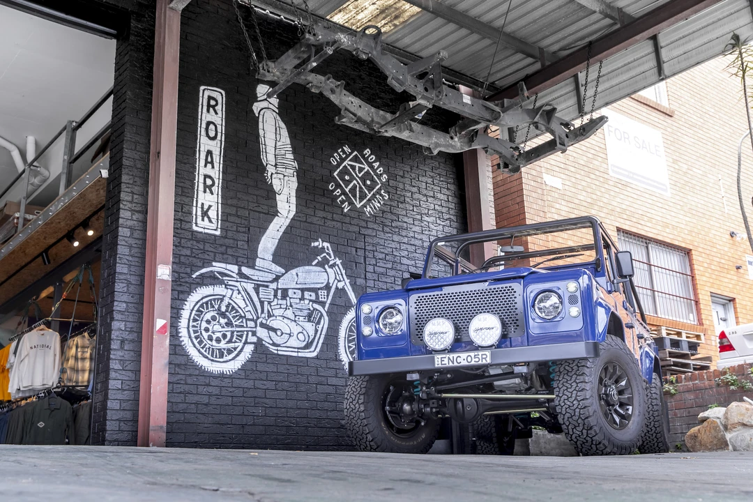 2003 Land Rover Defender 110 - Image 17 of 31