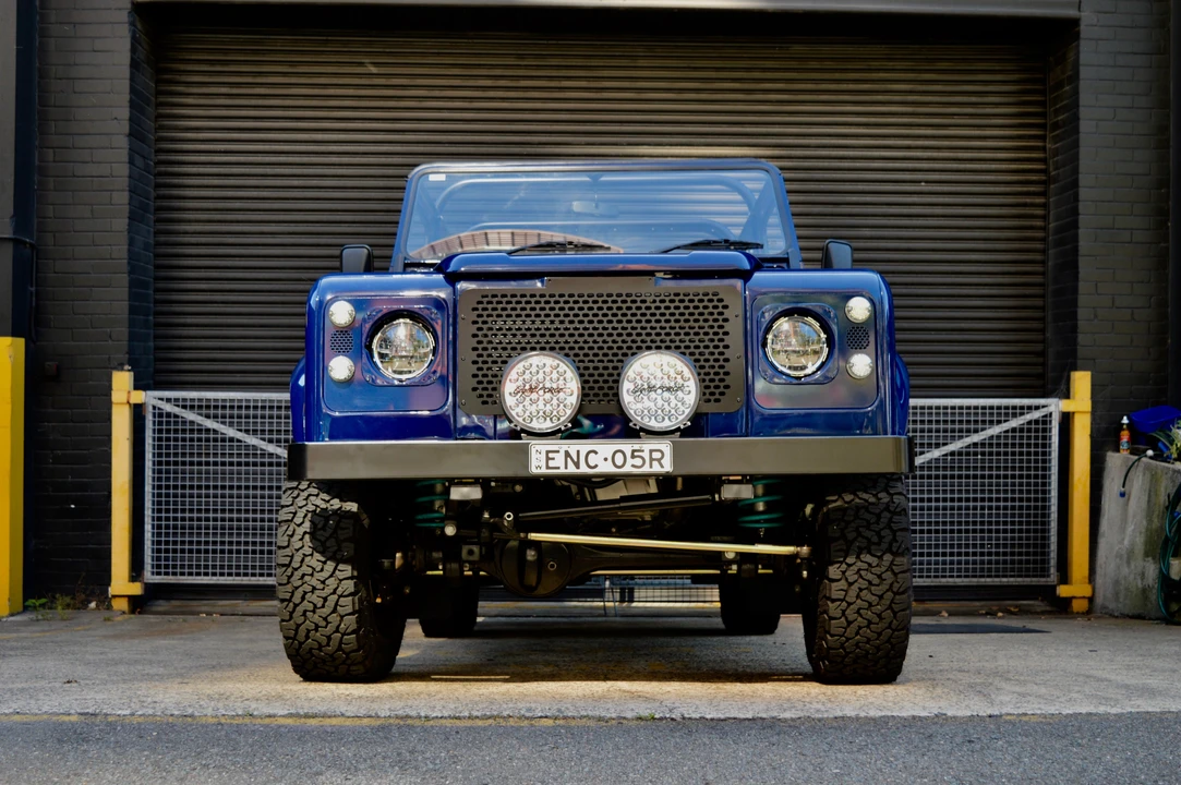 2003 Land Rover Defender 110 - Image 25 of 31