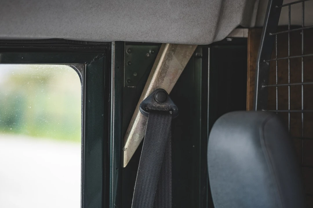 2003 Land Rover Defender 110 - Image 27 of 30