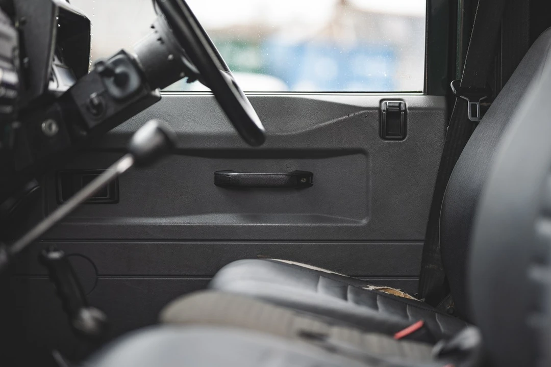 2003 Land Rover Defender 110 - Image 26 of 30