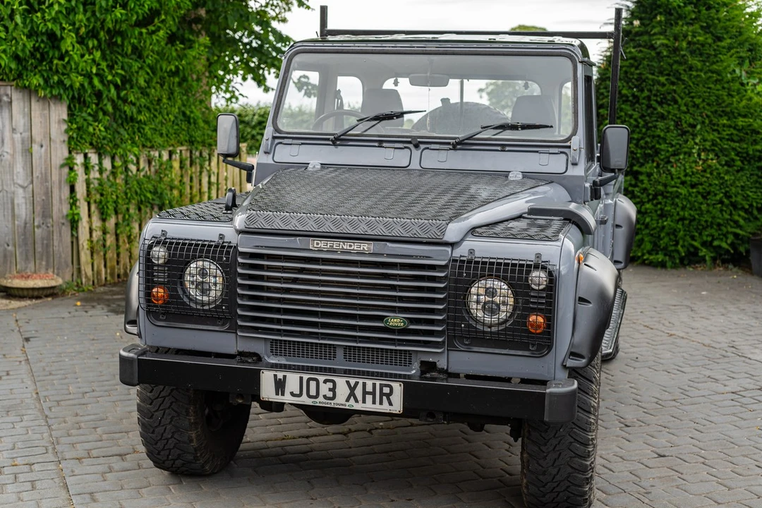 2003 Land Rover Defender 110 - Image 5 of 30