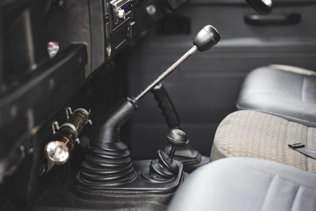 2003 Land Rover Defender 110 - Image 24 of 30