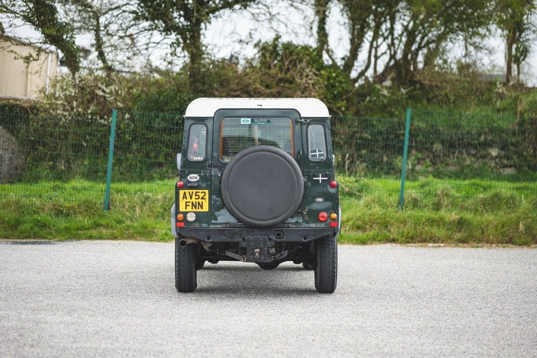 2003 Land Rover Defender 110 - Image 8 of 30