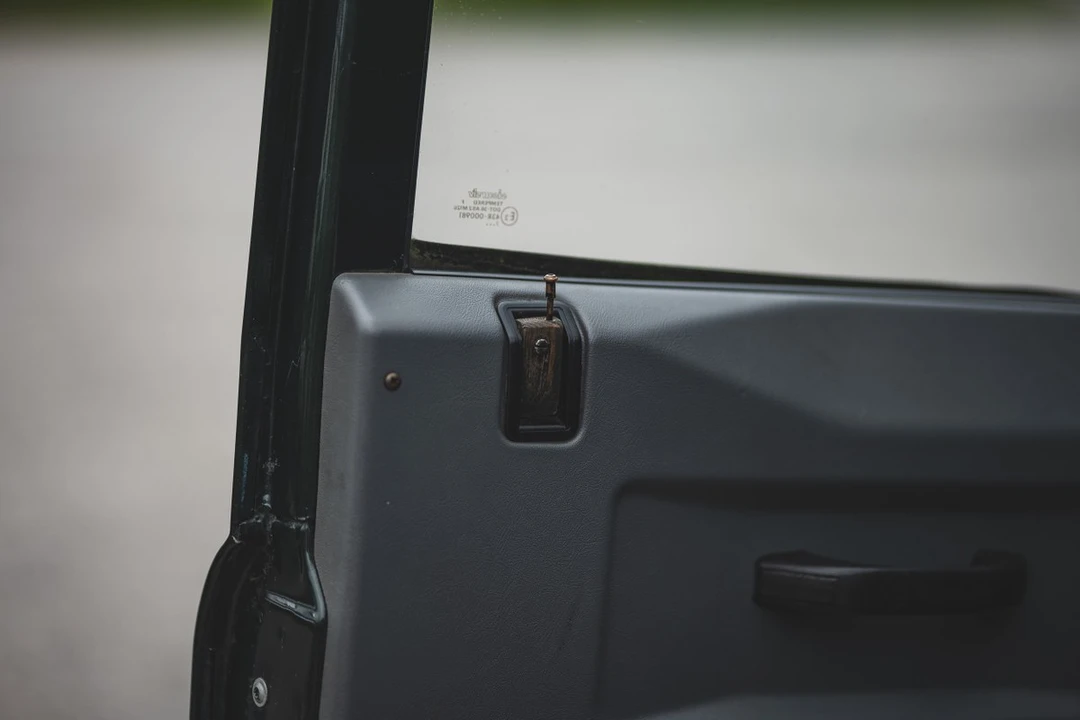 2003 Land Rover Defender 110 - Image 29 of 30
