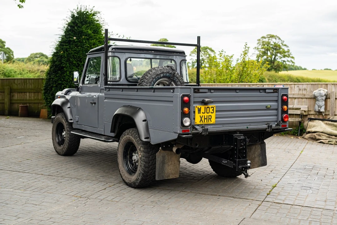 2003 Land Rover Defender 110 - Image 9 of 30