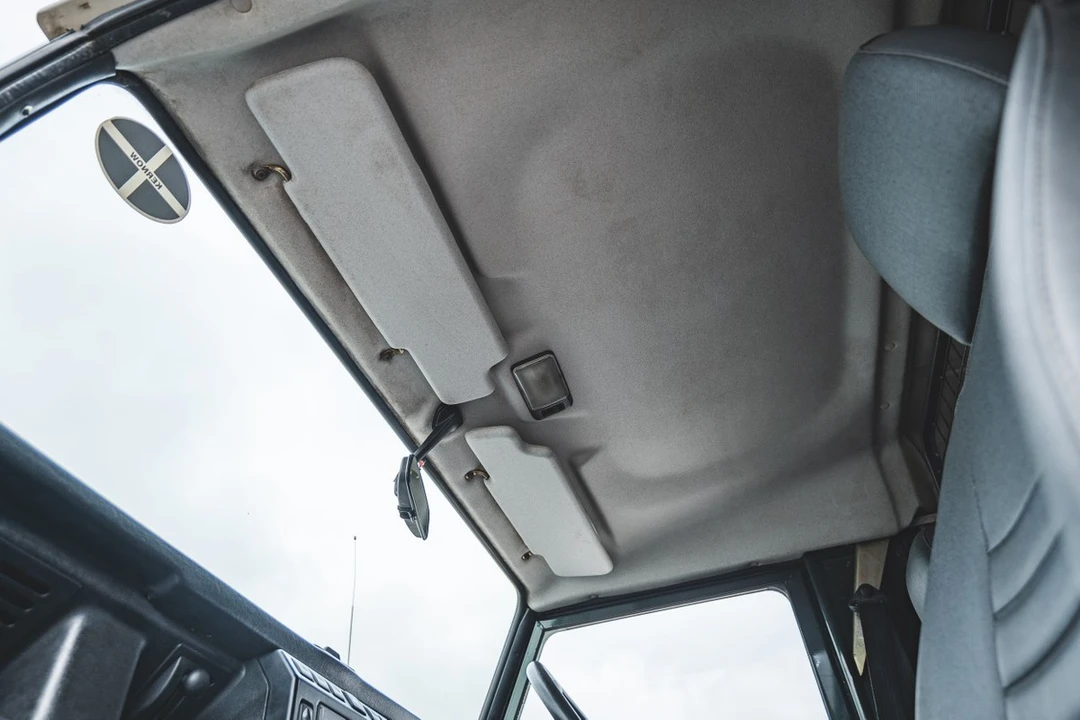 2003 Land Rover Defender 110 - Image 19 of 30