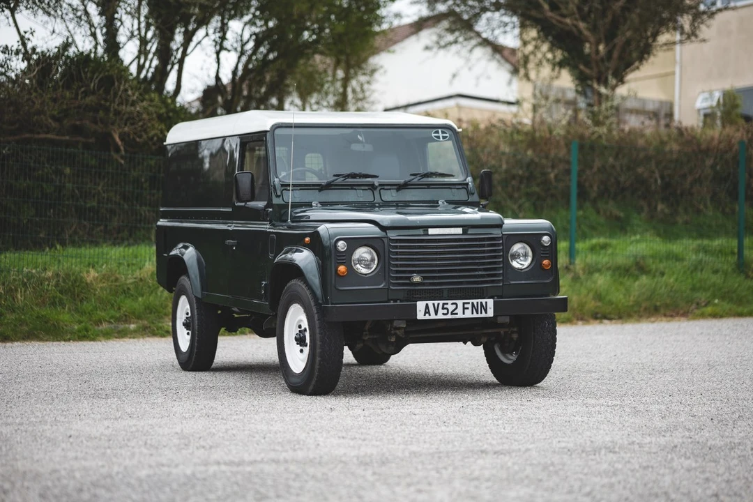 2003 Land Rover Defender 110 - Image 4 of 30