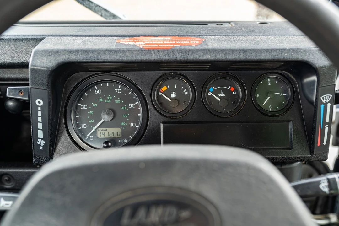 2003 Land Rover Defender 110 - Image 19 of 30