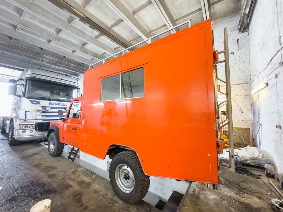 2003 Land Rover Defender 130 - Image 4 of 30