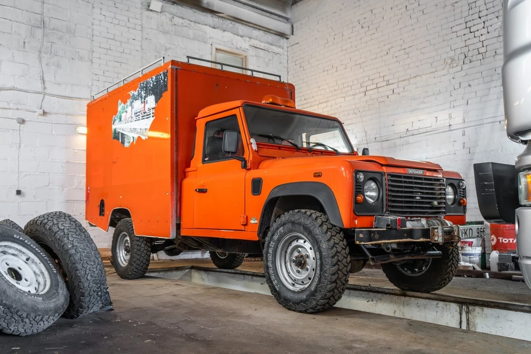 2003 Land Rover Defender 130 - Image 2 of 30