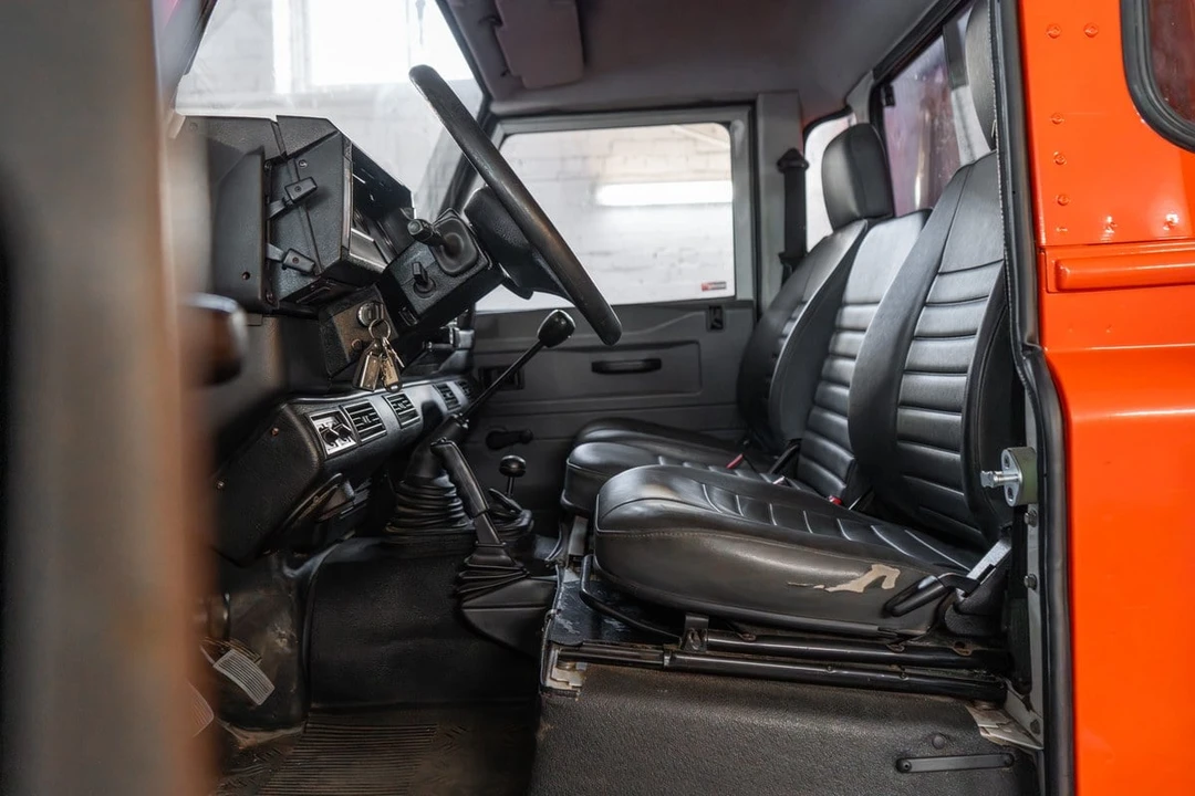 2003 Land Rover Defender 130 - Image 6 of 30