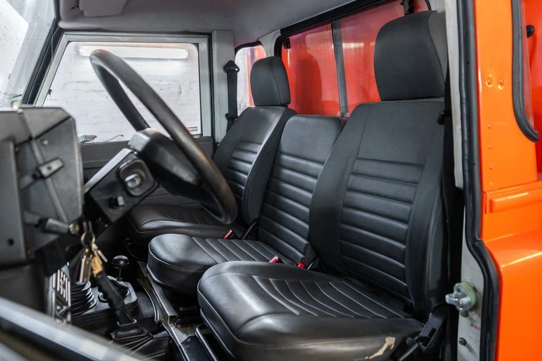 2003 Land Rover Defender 130 - Image 11 of 30