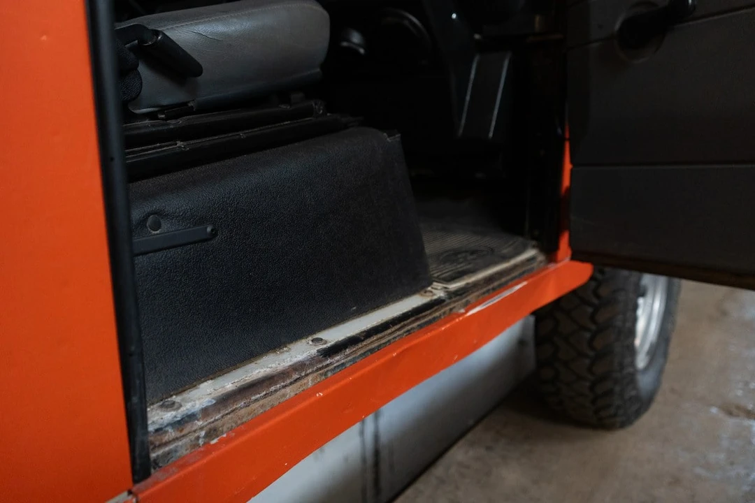 2003 Land Rover Defender 130 - Image 13 of 30