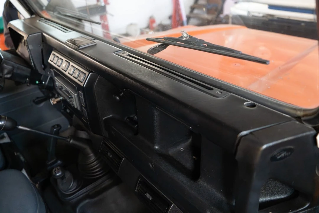 2003 Land Rover Defender 130 - Image 15 of 30