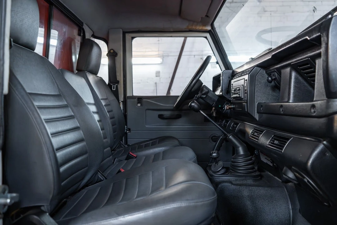 2003 Land Rover Defender 130 - Image 18 of 30