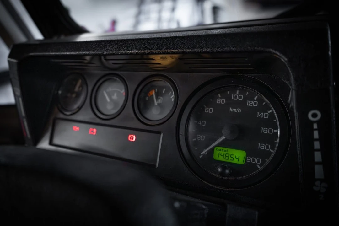 2003 Land Rover Defender 130 - Image 19 of 30
