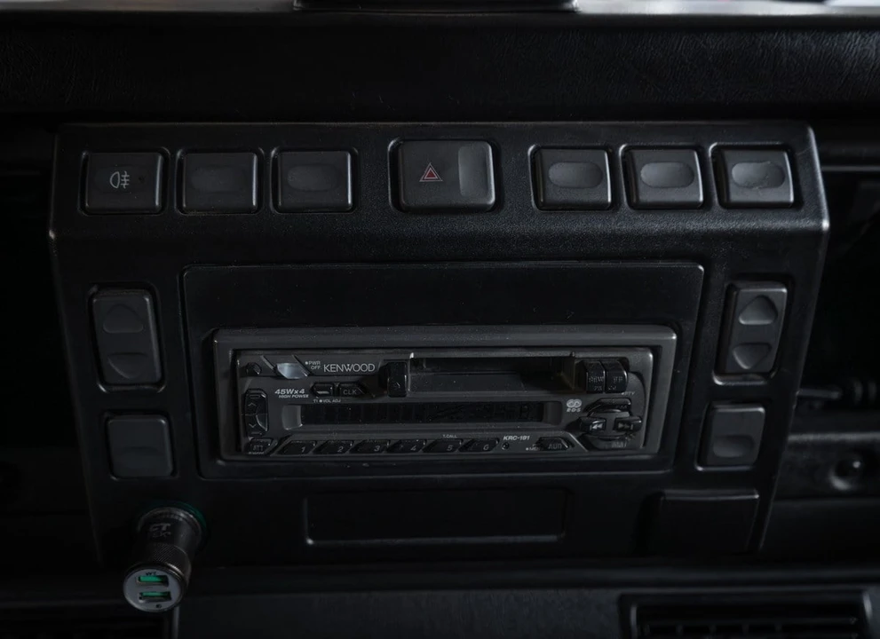 2003 Land Rover Defender 130 - Image 20 of 30