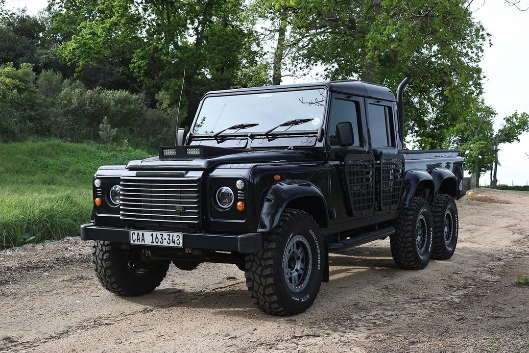 2003 Land Rover Defender 130 - Image 2 of 30