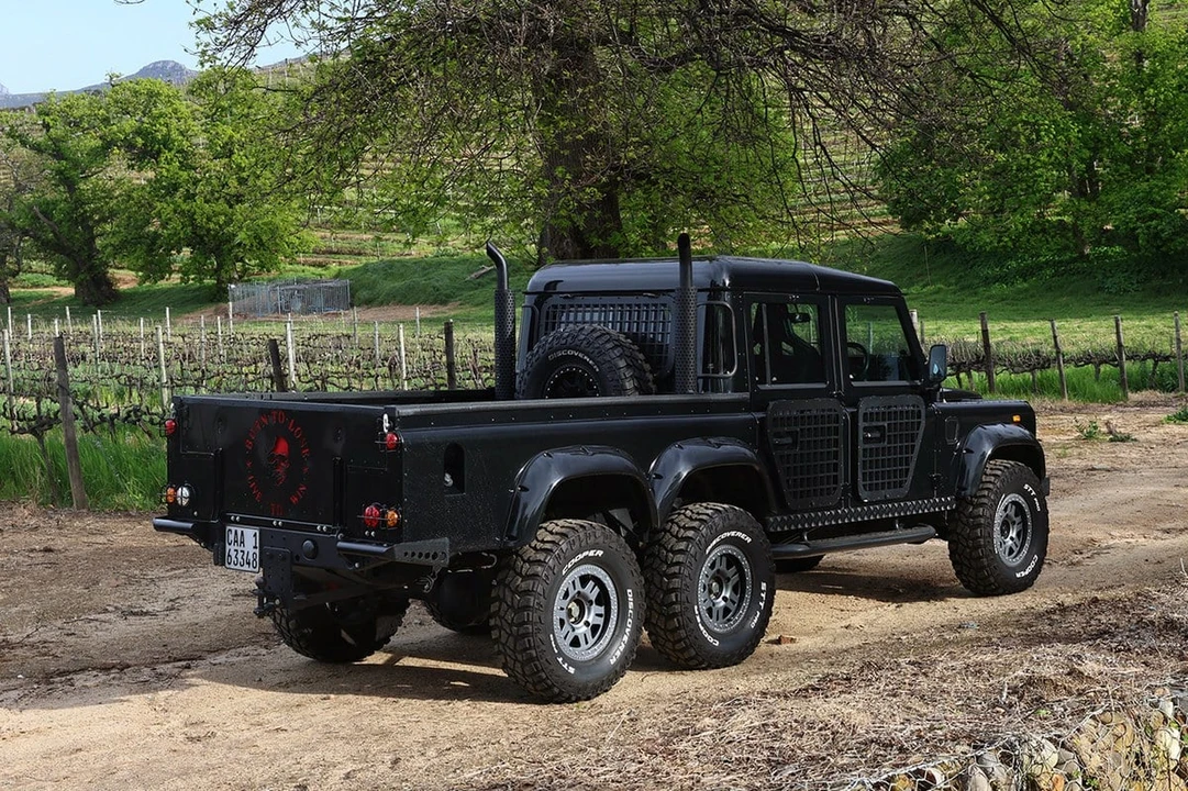 2003 Land Rover Defender 130 - Image 8 of 30