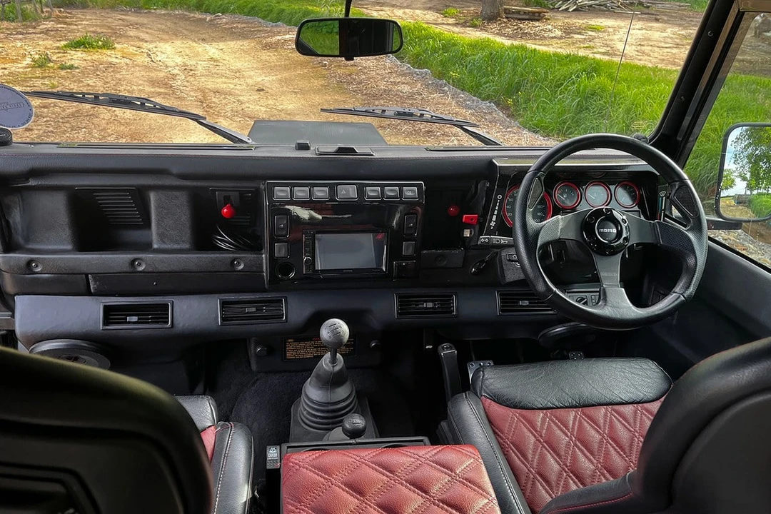 2003 Land Rover Defender 130 - Image 20 of 30