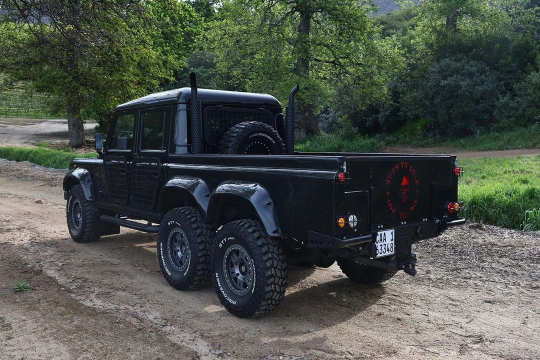 2003 Land Rover Defender 130 - Image 7 of 30