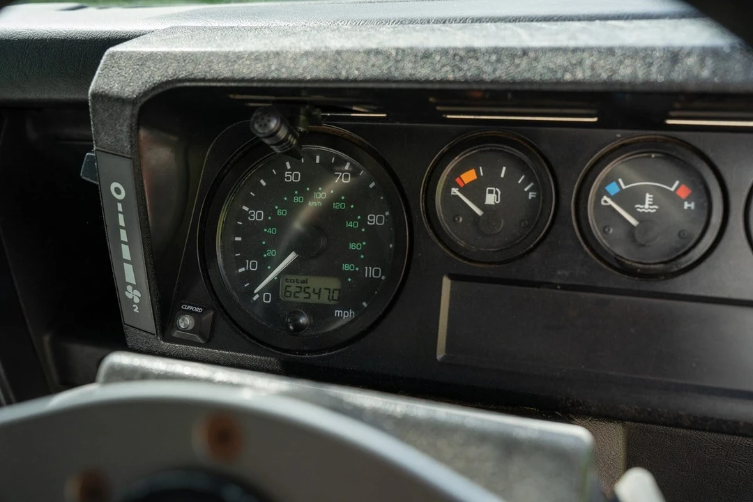 2003 Land Rover Defender 90 - Image 24 of 30