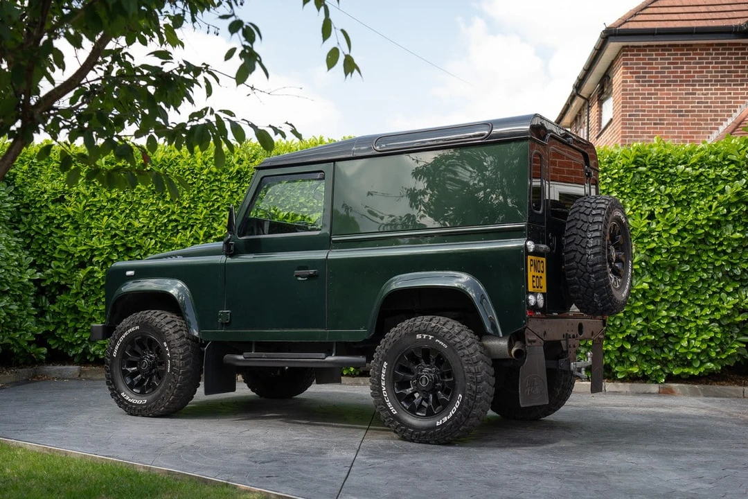 2003 Land Rover Defender 90 - Image 8 of 30
