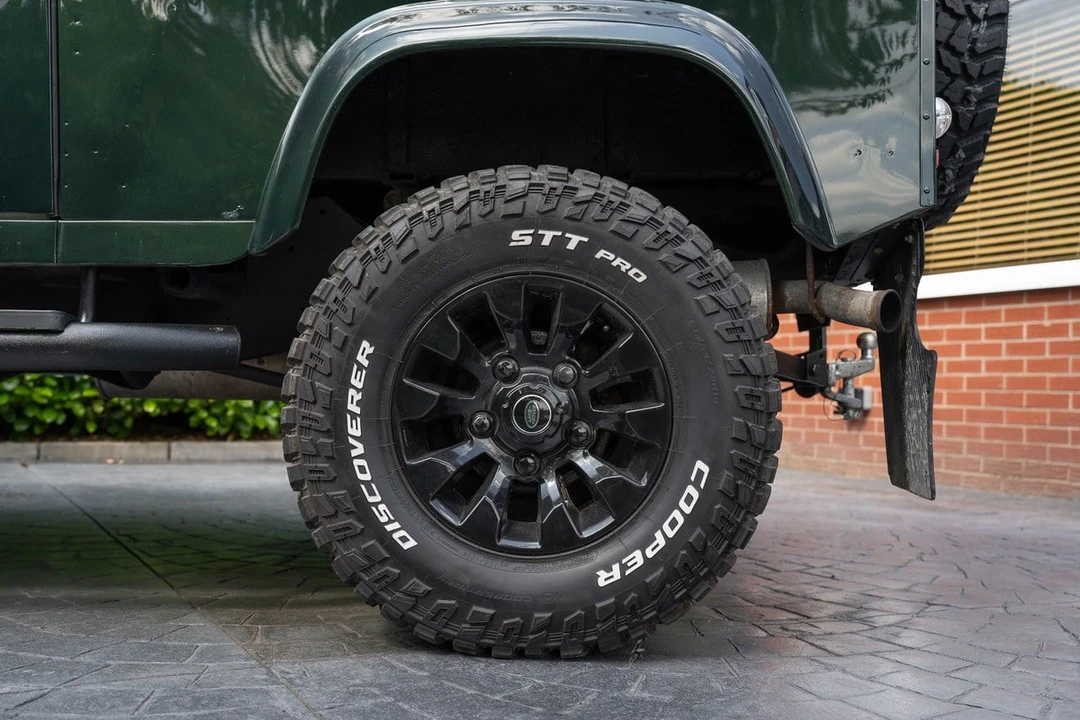 2003 Land Rover Defender 90 - Image 12 of 30