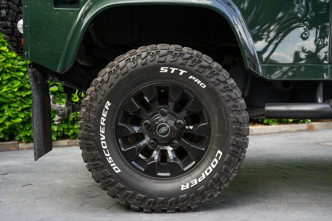 2003 Land Rover Defender 90 - Image 15 of 30