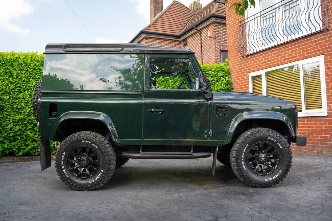 2003 Land Rover Defender 90 - Image 4 of 30