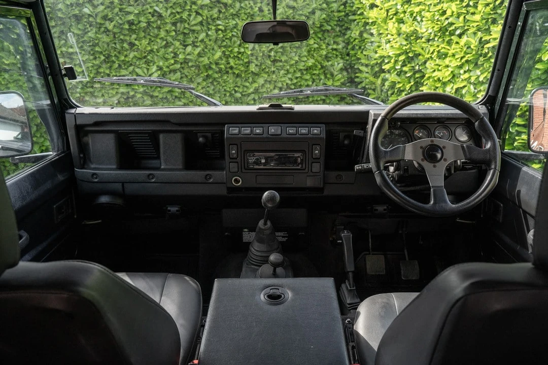 2003 Land Rover Defender 90 - Image 18 of 30