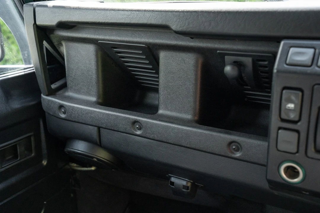 2003 Land Rover Defender 90 - Image 28 of 30