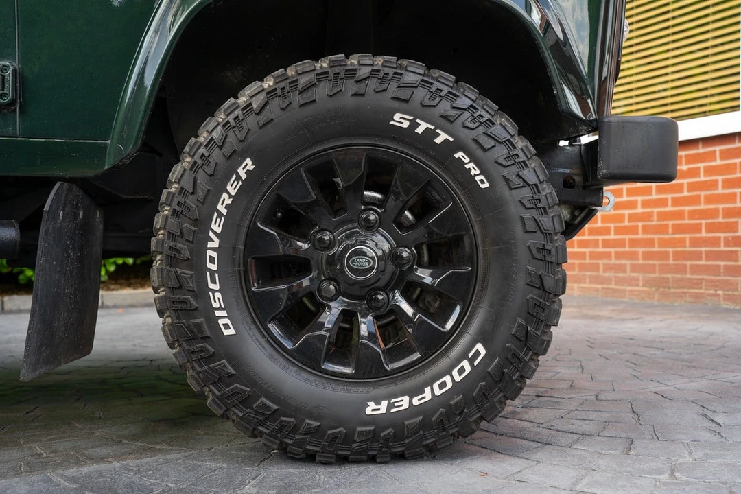 2003 Land Rover Defender 90 - Image 14 of 30