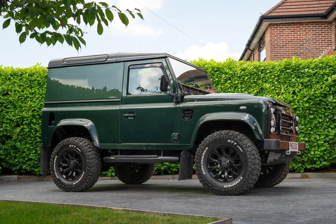2003 Land Rover Defender 90 - Image 3 of 30