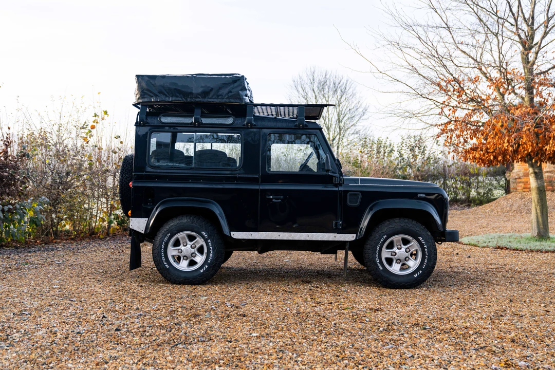 2003 Land Rover Defender 90 - Image 4 of 31