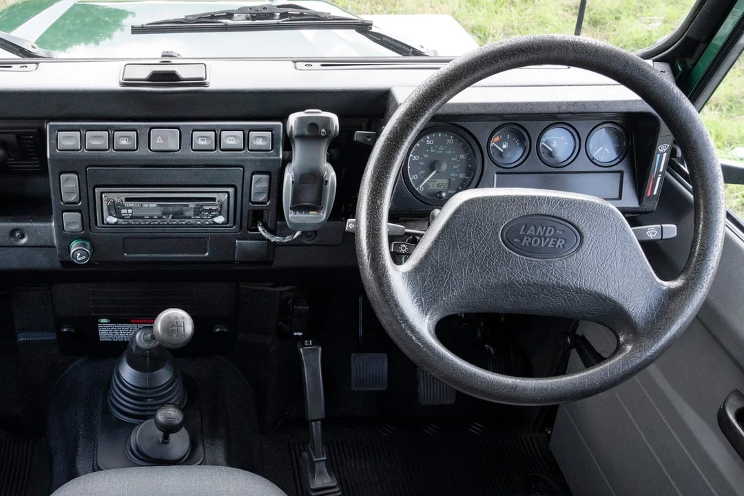 2003 Land Rover Defender 90 - Image 30 of 30