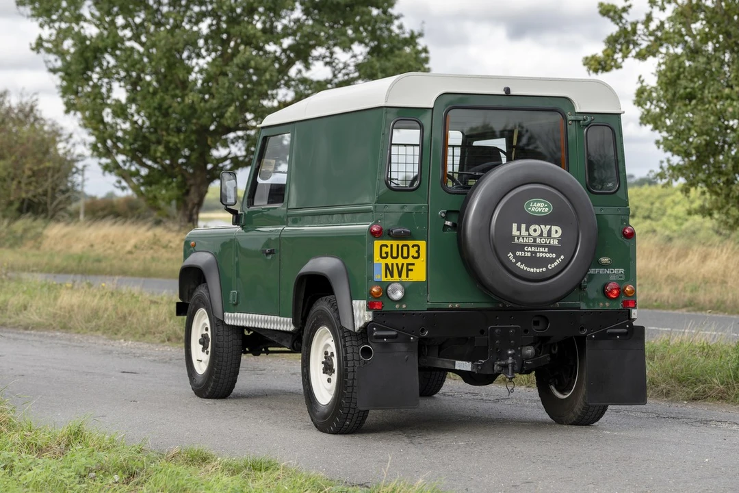 2003 Land Rover Defender 90 - Image 18 of 30