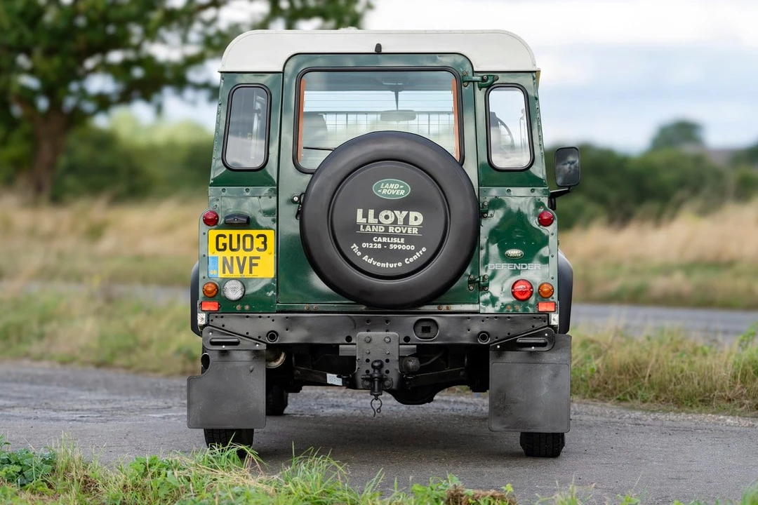 2003 Land Rover Defender 90 - Image 15 of 30