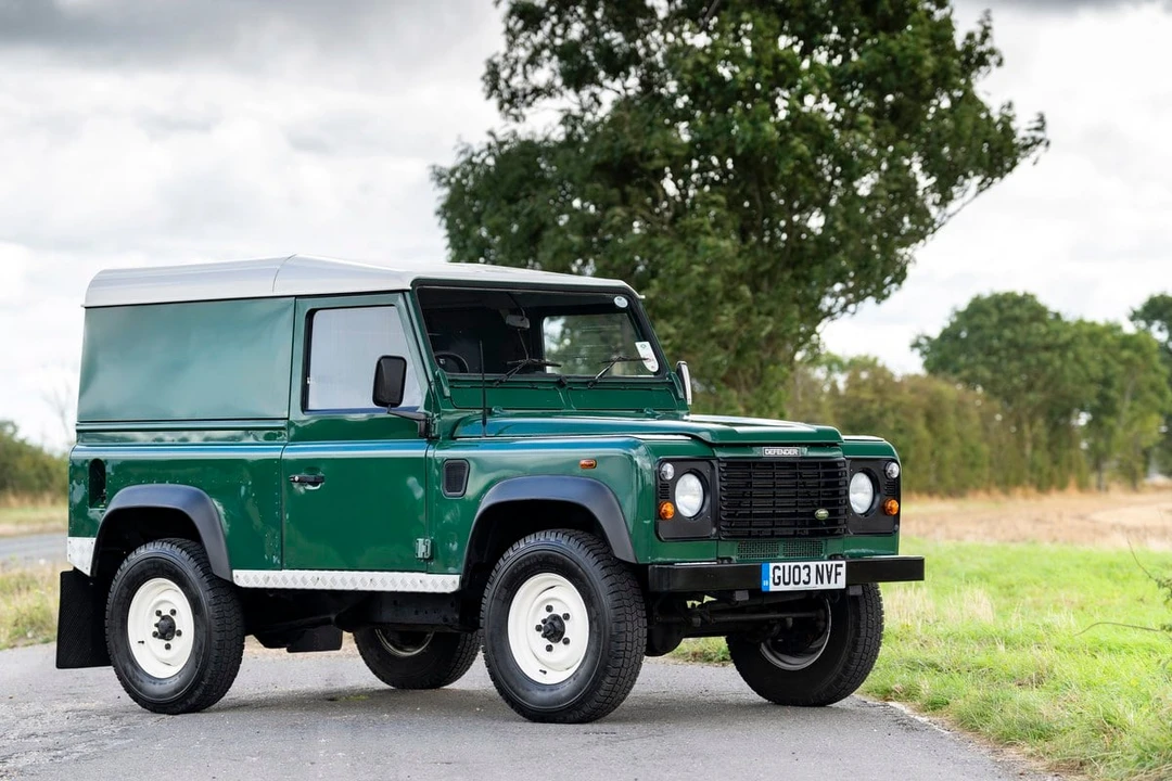 2003 Land Rover Defender 90 - Image 11 of 30