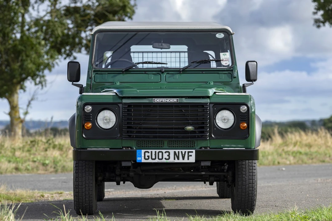 2003 Land Rover Defender 90 - Image 3 of 30